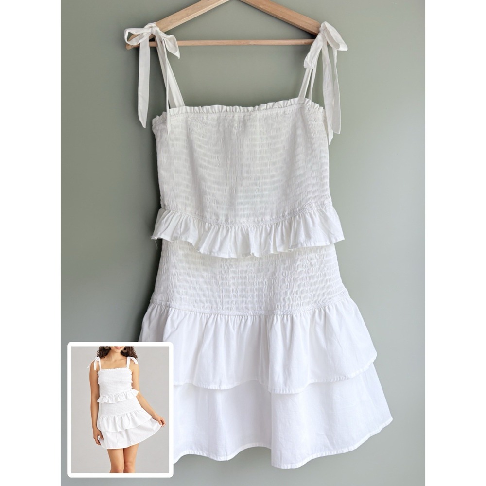 Le Lis White Tiered Mini Dress Smocked Stretch Ruffle Cotton Tie Shoulder Size M